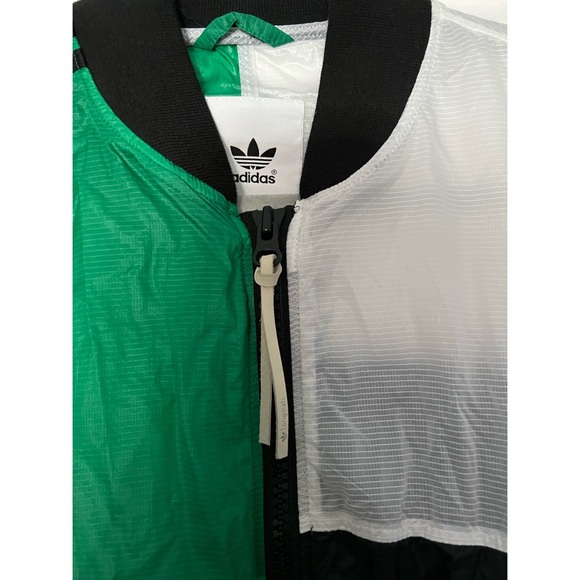 Vintage Adidas Windbreaker. Size XS. Only worn once. - Picture 5 of 7